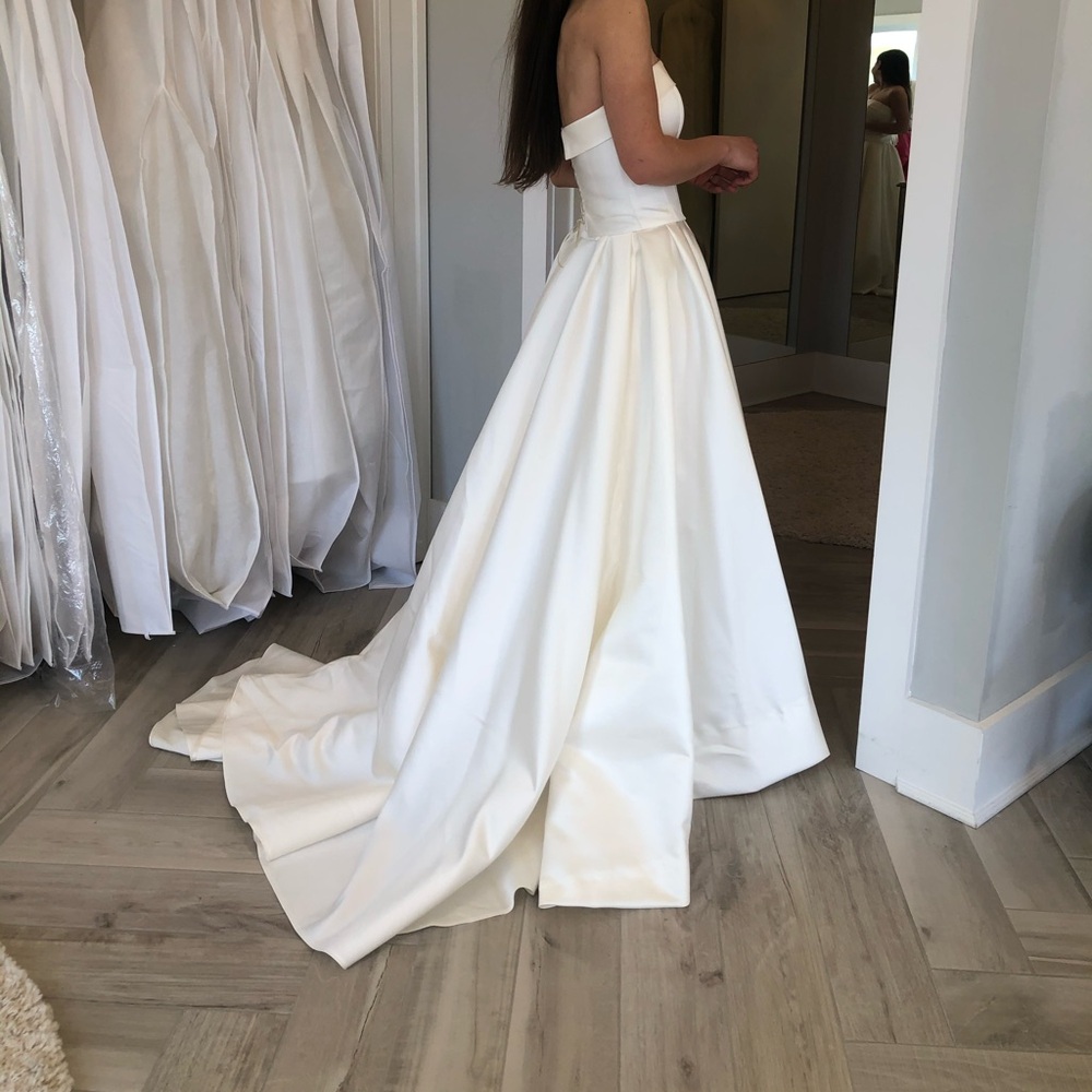 Custom-Made Two-Piece Satin Ballgown A-Line Wedding Dress (Adjustable Size)